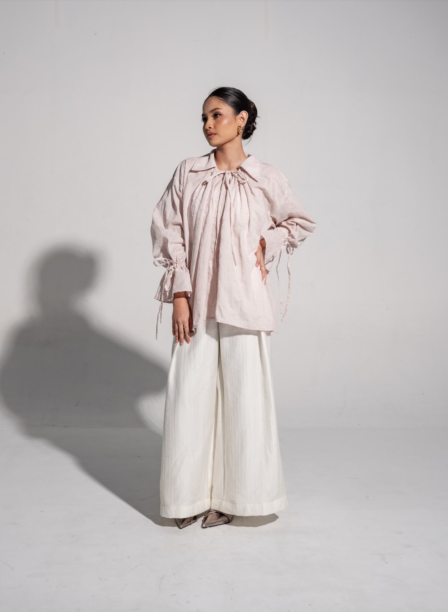ANAIS Collar Top in Sandy Pink