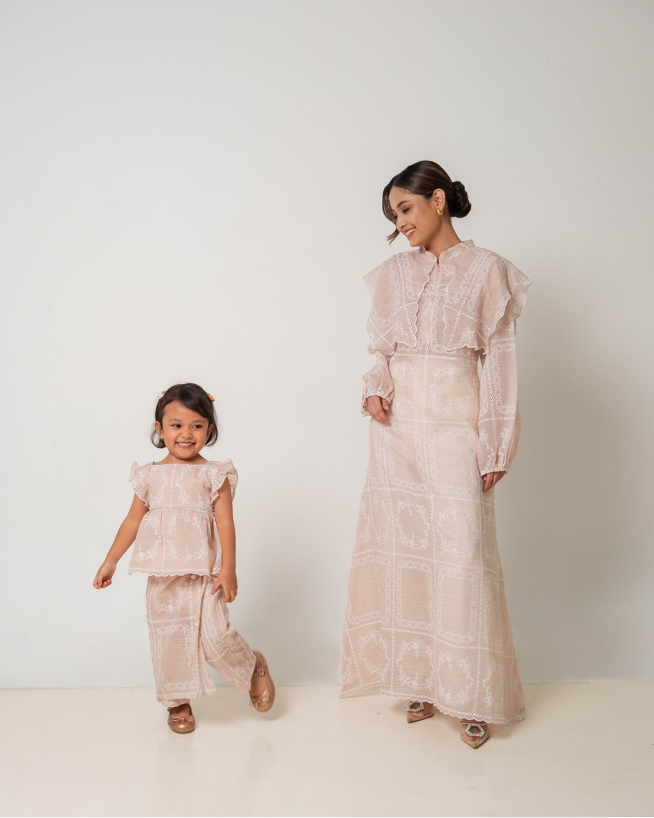 AIRA Kid One Set in Blossom