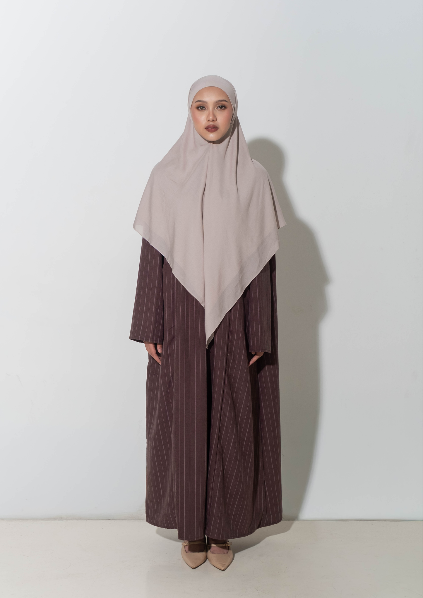 MIWA Abaya in Brown