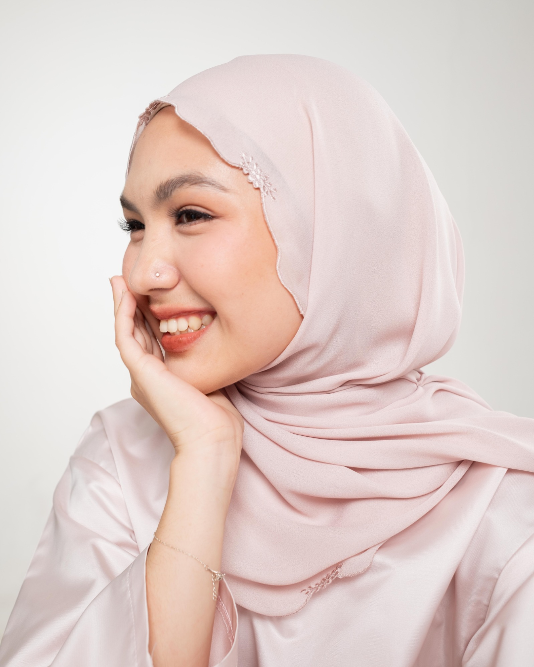 AERIS Embroidery Pashmina