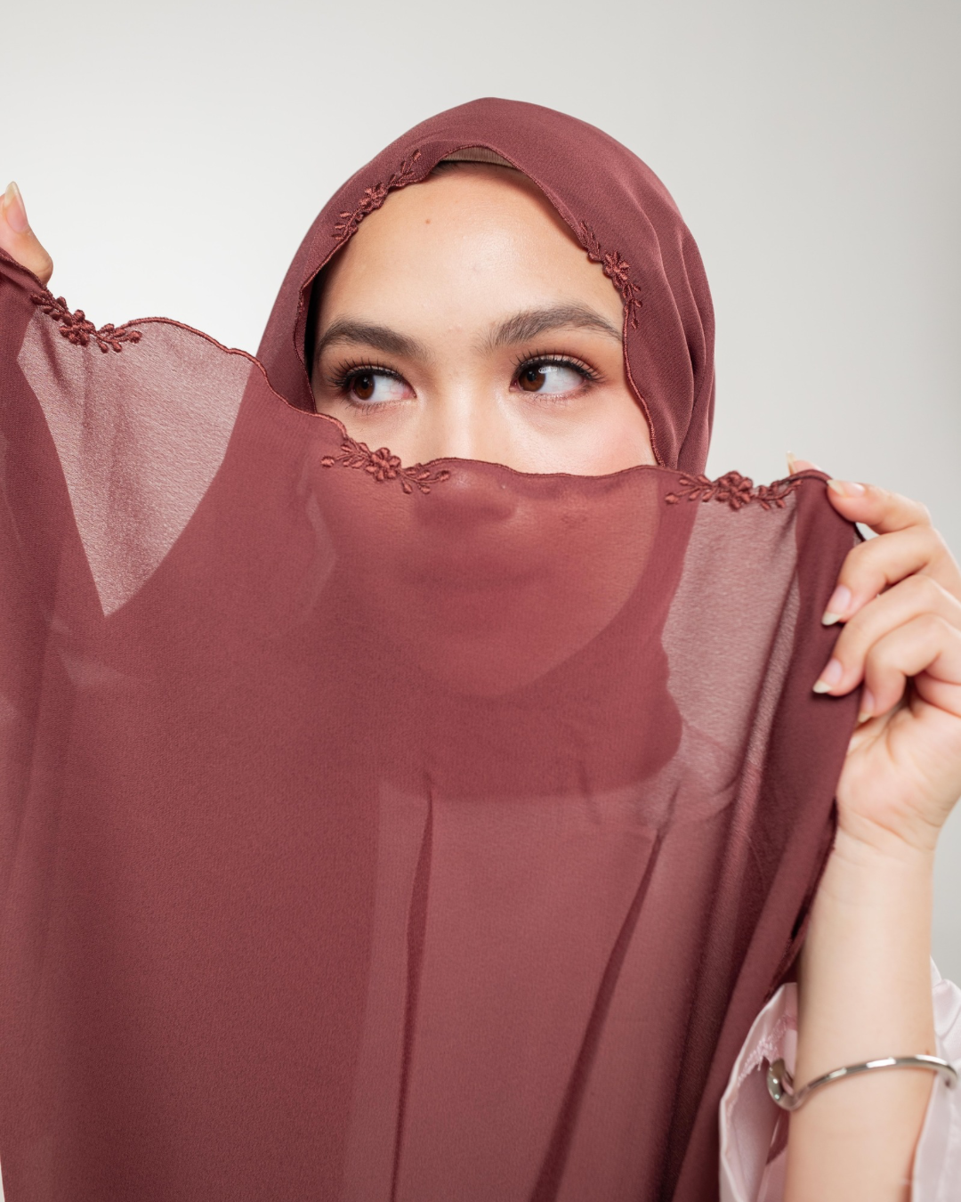 AERIS Embroidery Pashmina